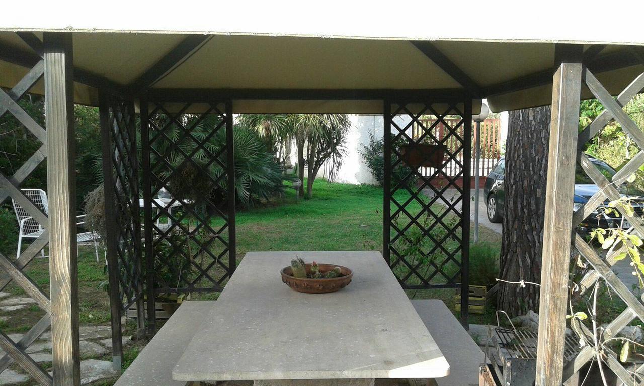 Casina Delle Arti Bed and Breakfast San Cataldo  Eksteriør billede